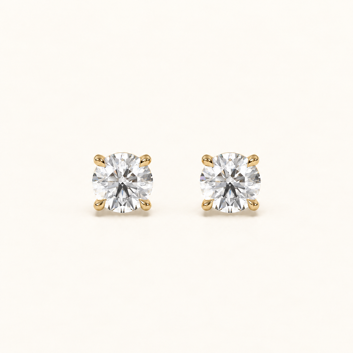 round brilliant studs 1p5 tcw yellow gold front