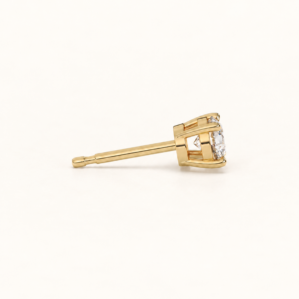 round brilliant studs 1p5 tcw yellow gold side