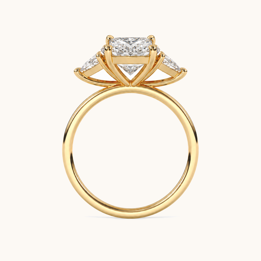 Princess diamond three-stone ring in yellow gold, direct gallery profile