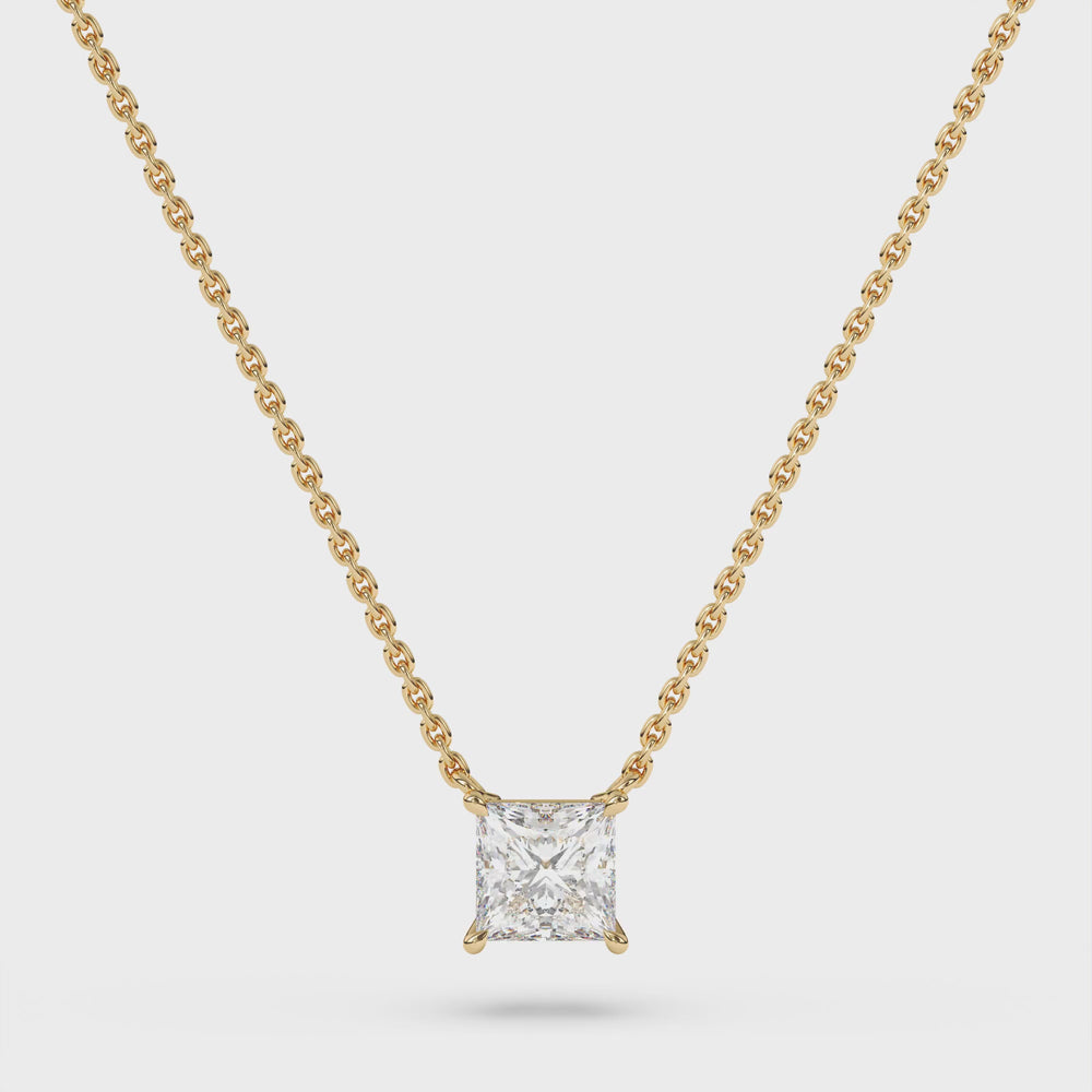 Video of the princess-cut lab-grown diamond pendant in yellow gold